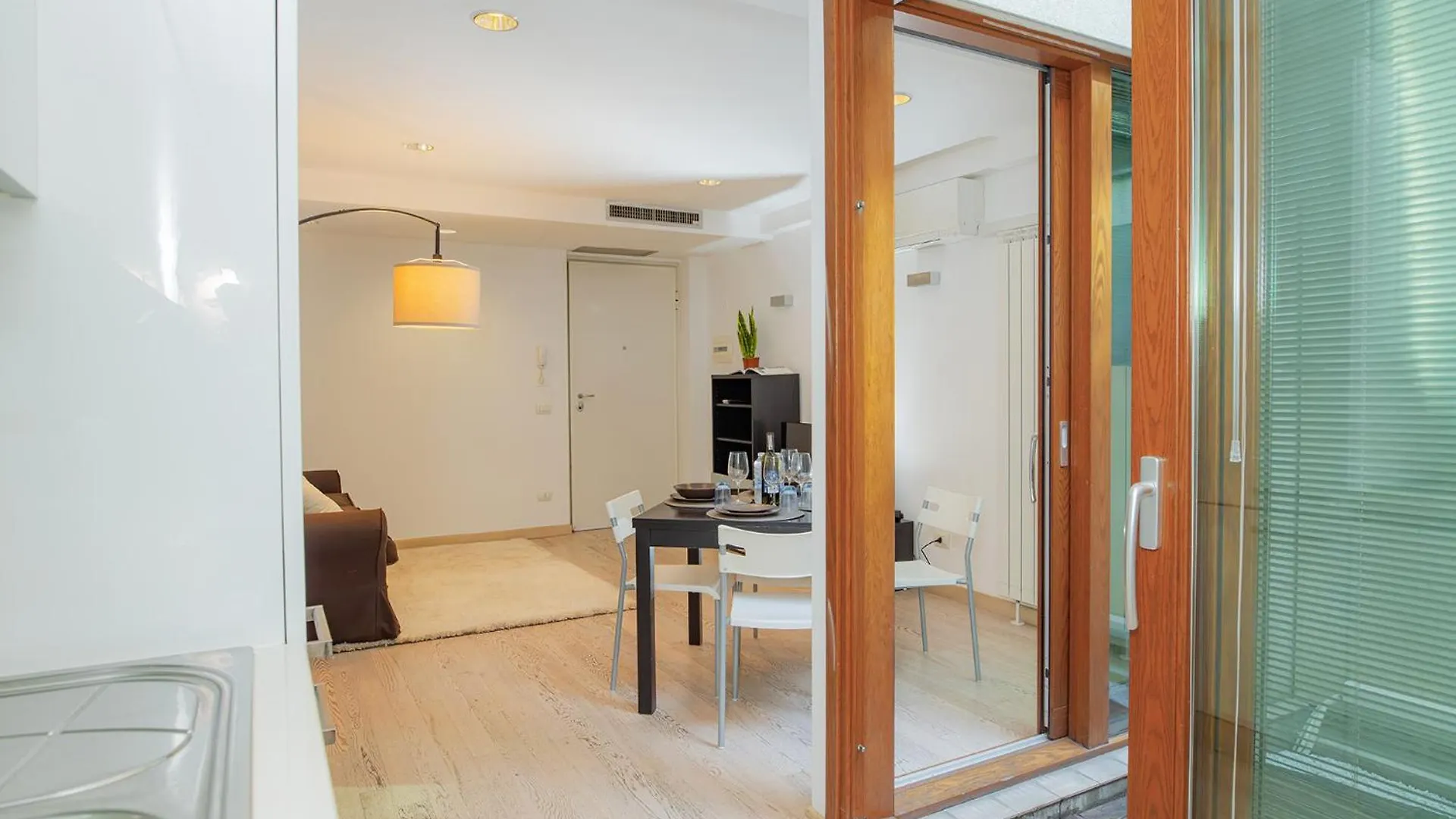 Navigli 10 Min Loft Moderno Con Area Esterna Apartment Milan